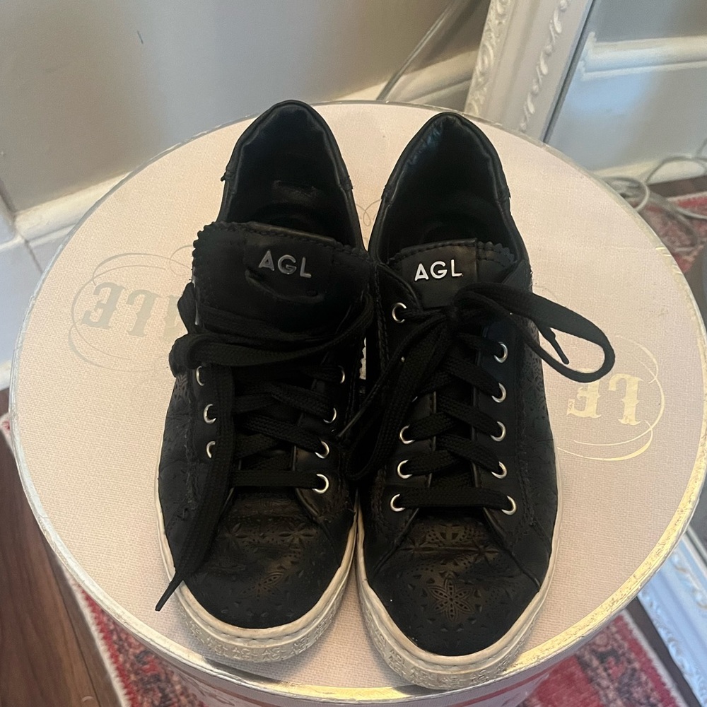 AGL shoes